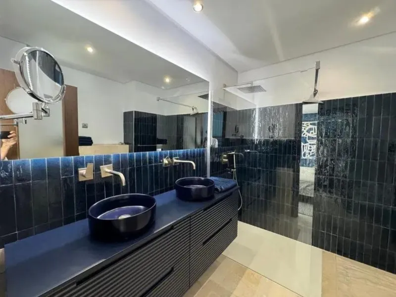 Magnificent villa with sea views in Elviria.