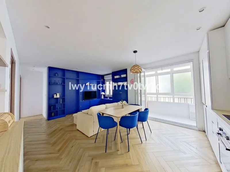 We are pleased to present this EXCLUSIVE 72 m² flat, renovated for maximum comfort in one of the most sought-after areas of Malaga, where there are 300 days of sunshine a year and a mild climate all year round. Discover your new home in the heart of Malag