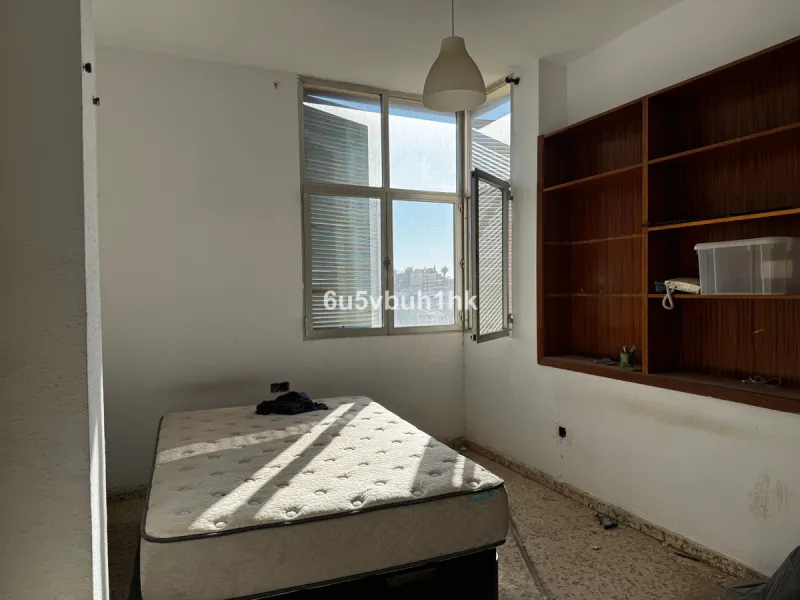 Welcome to this charming villa nestled in the prestigious neighborhood of El Candado, Malaga, where serenity meets elegance. This splendid property presents the perfect canvas for creating your dream home, offering a unique blend of privacy, breathtaking 