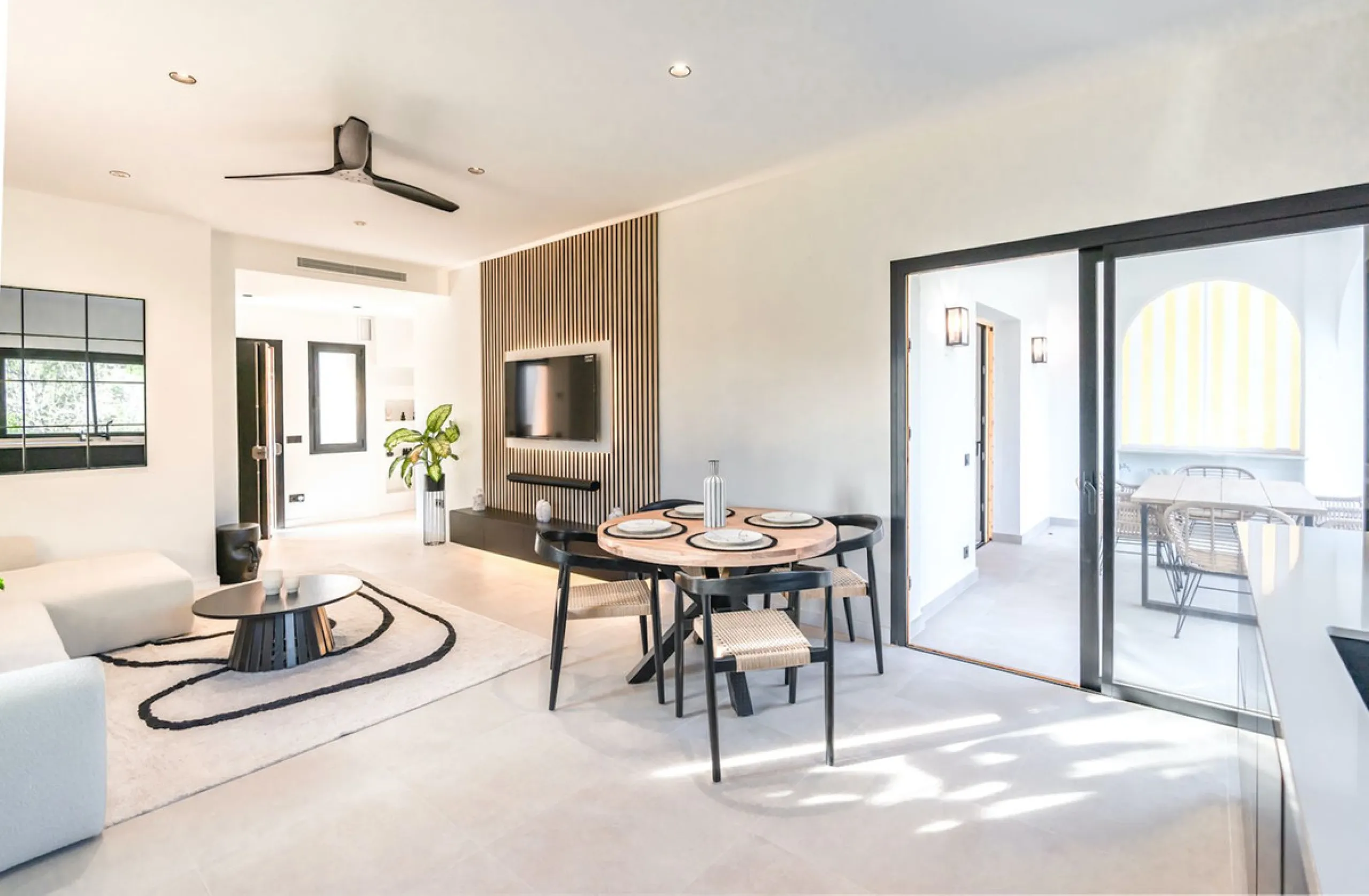 Luxurious Fully Renovated Apartment in Le Village, Nueva Andalucía, Marbella