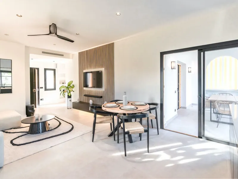 Luxurious Fully Renovated Apartment in Le Village, Nueva Andalucía, Marbella