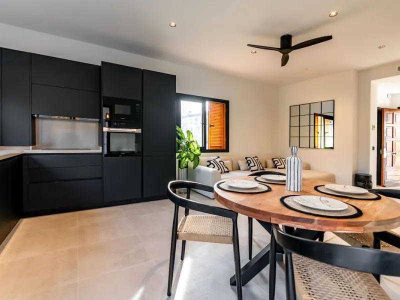 Luxurious Fully Renovated Apartment in Le Village, Nueva Andalucía, Marbella