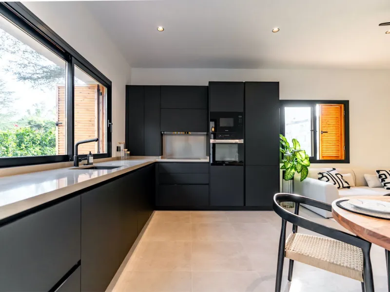 Luxurious Fully Renovated Apartment in Le Village, Nueva Andalucía, Marbella