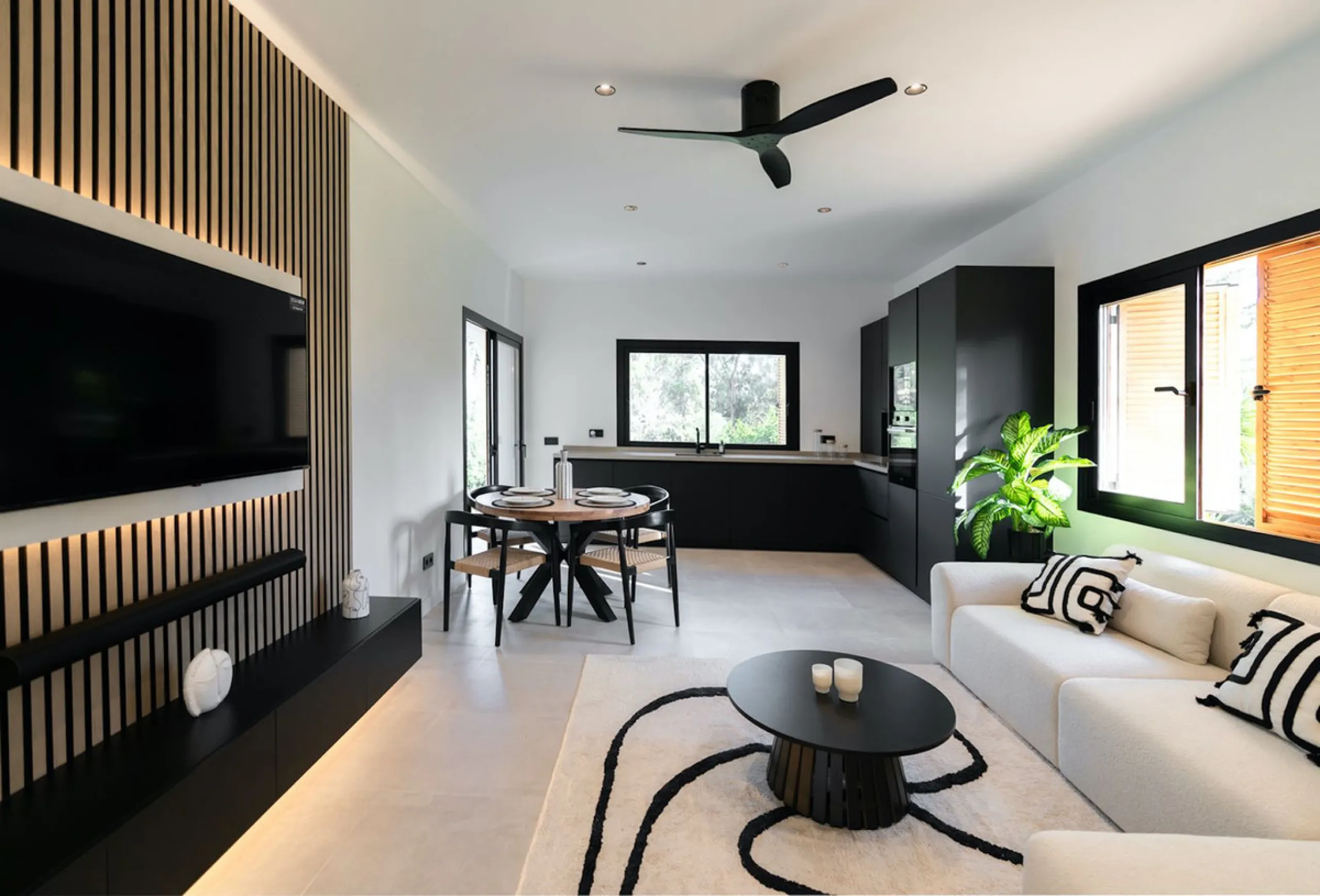 Luxurious Fully Renovated Apartment in Le Village, Nueva Andalucía, Marbella