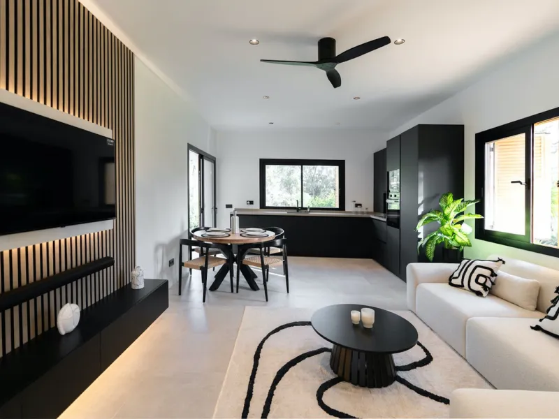 Luxurious Fully Renovated Apartment in Le Village, Nueva Andalucía, Marbella