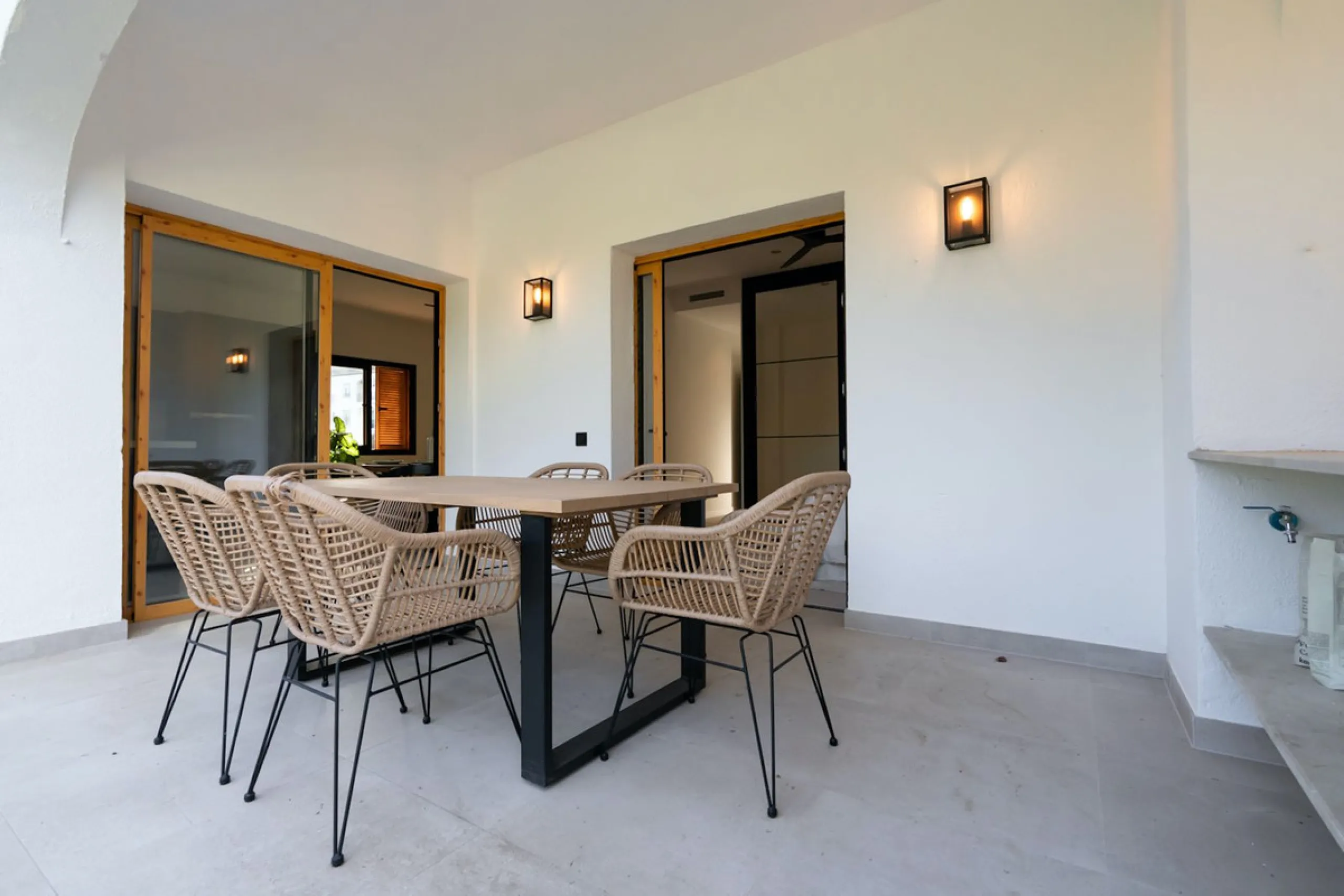 Luxurious Fully Renovated Apartment in Le Village, Nueva Andalucía, Marbella