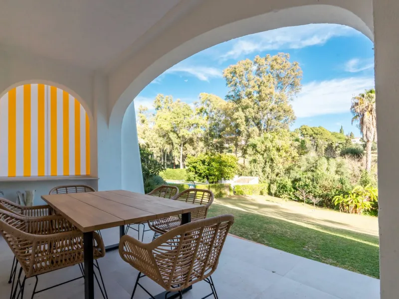 Luxurious Fully Renovated Apartment in Le Village, Nueva Andalucía, Marbella