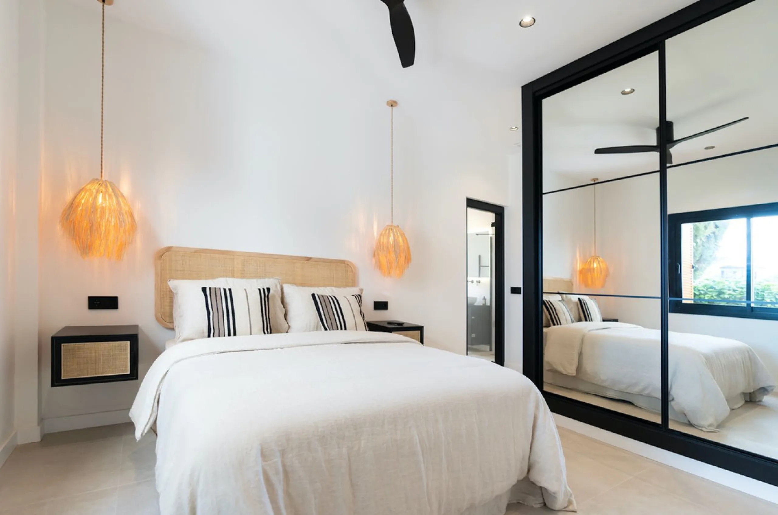 Luxurious Fully Renovated Apartment in Le Village, Nueva Andalucía, Marbella