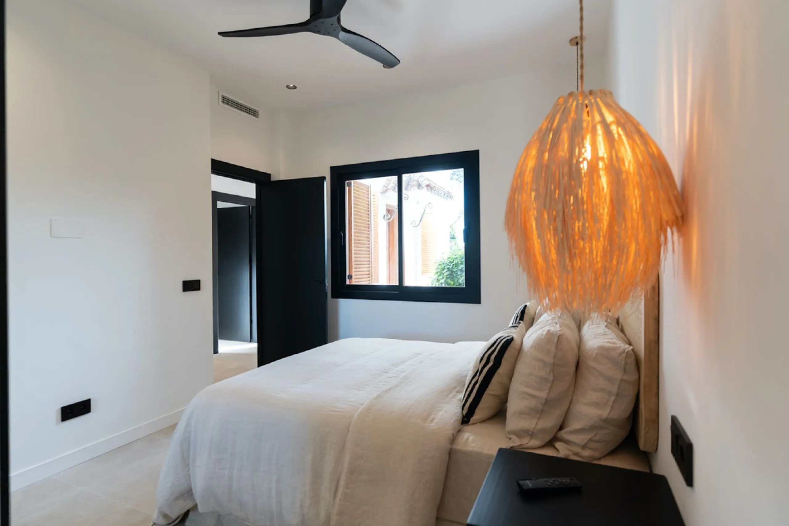Luxurious Fully Renovated Apartment in Le Village, Nueva Andalucía, Marbella