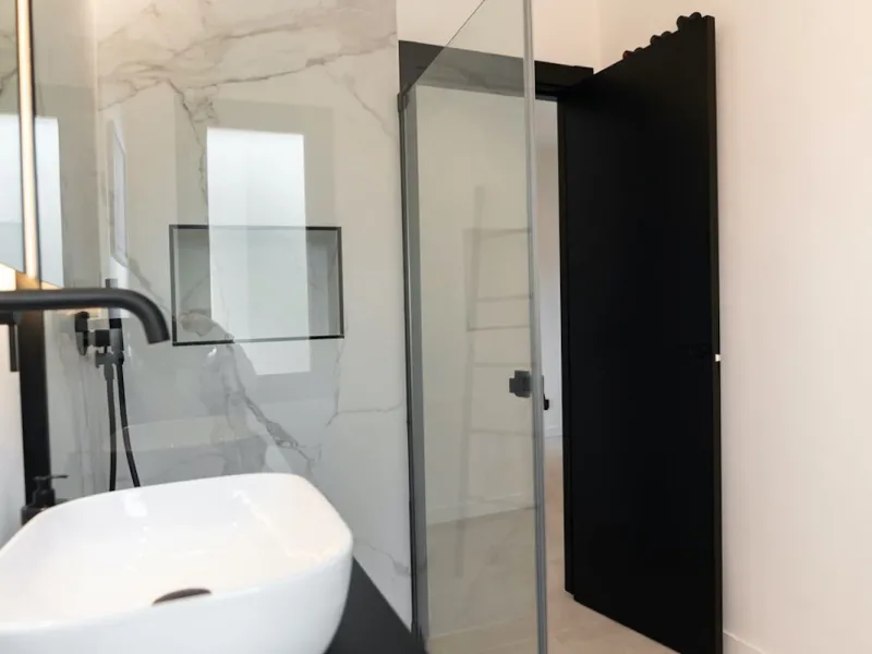 Luxurious Fully Renovated Apartment in Le Village, Nueva Andalucía, Marbella