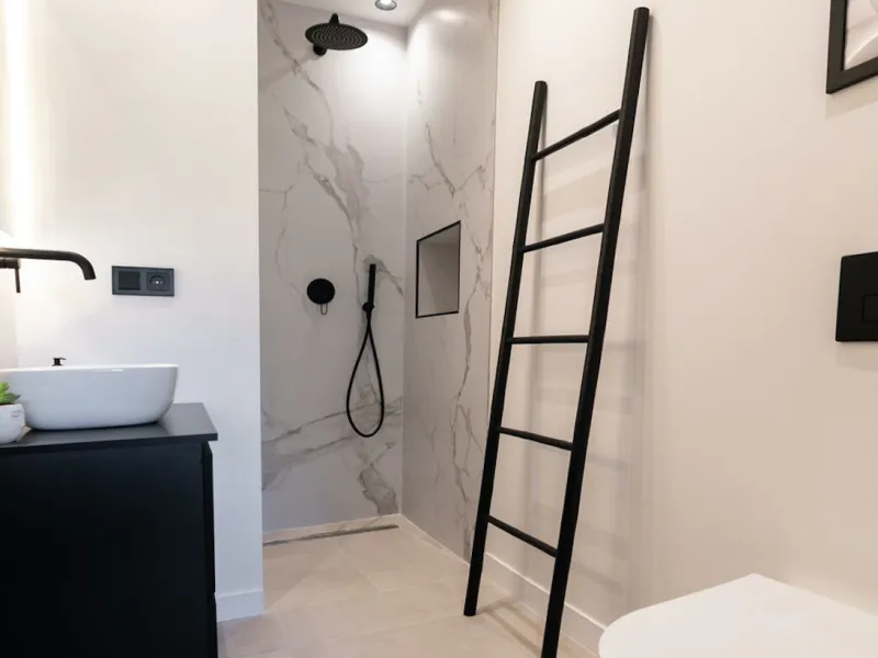 Luxurious Fully Renovated Apartment in Le Village, Nueva Andalucía, Marbella