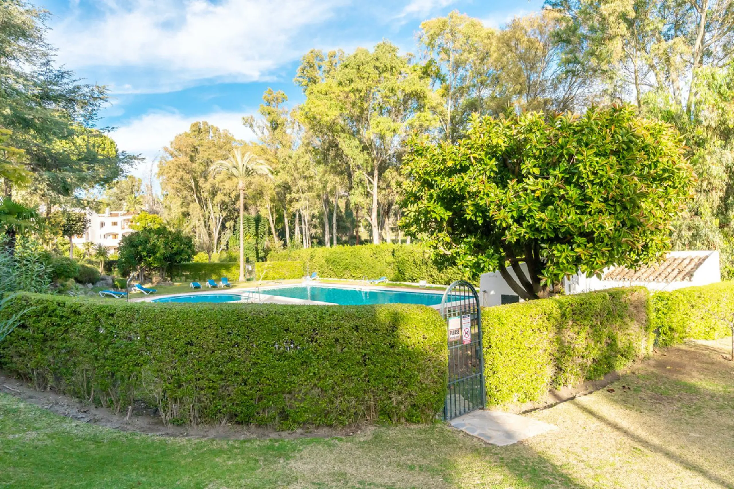 Luxurious Fully Renovated Apartment in Le Village, Nueva Andalucía, Marbella