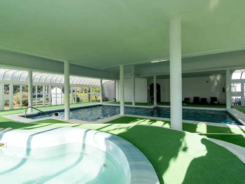 Luxurious Fully Renovated Apartment in Le Village, Nueva Andalucía, Marbella