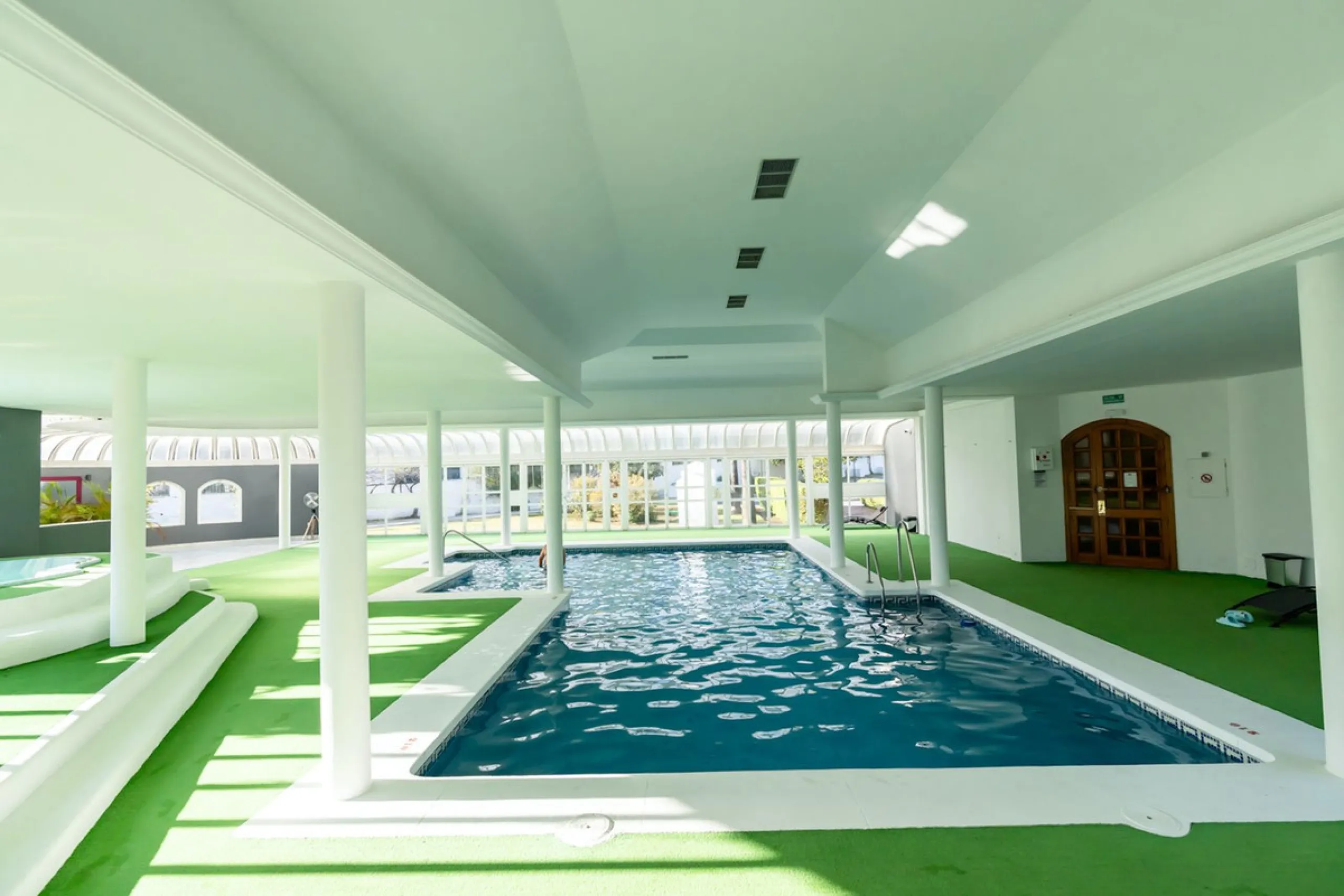 Luxurious Fully Renovated Apartment in Le Village, Nueva Andalucía, Marbella