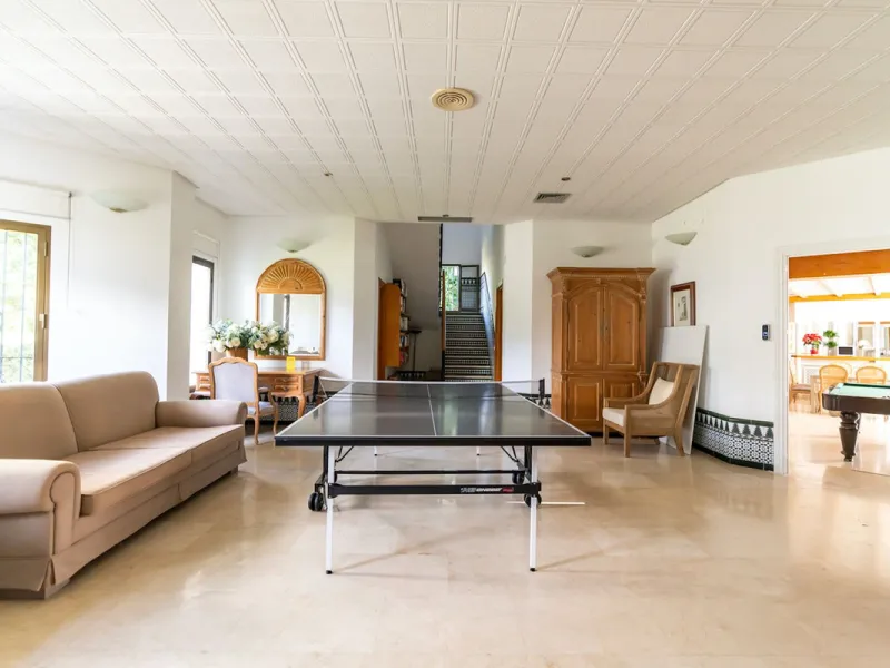 Luxurious Fully Renovated Apartment in Le Village, Nueva Andalucía, Marbella