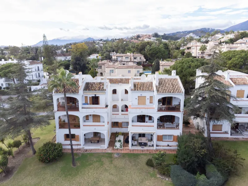 Luxurious Fully Renovated Apartment in Le Village, Nueva Andalucía, Marbella