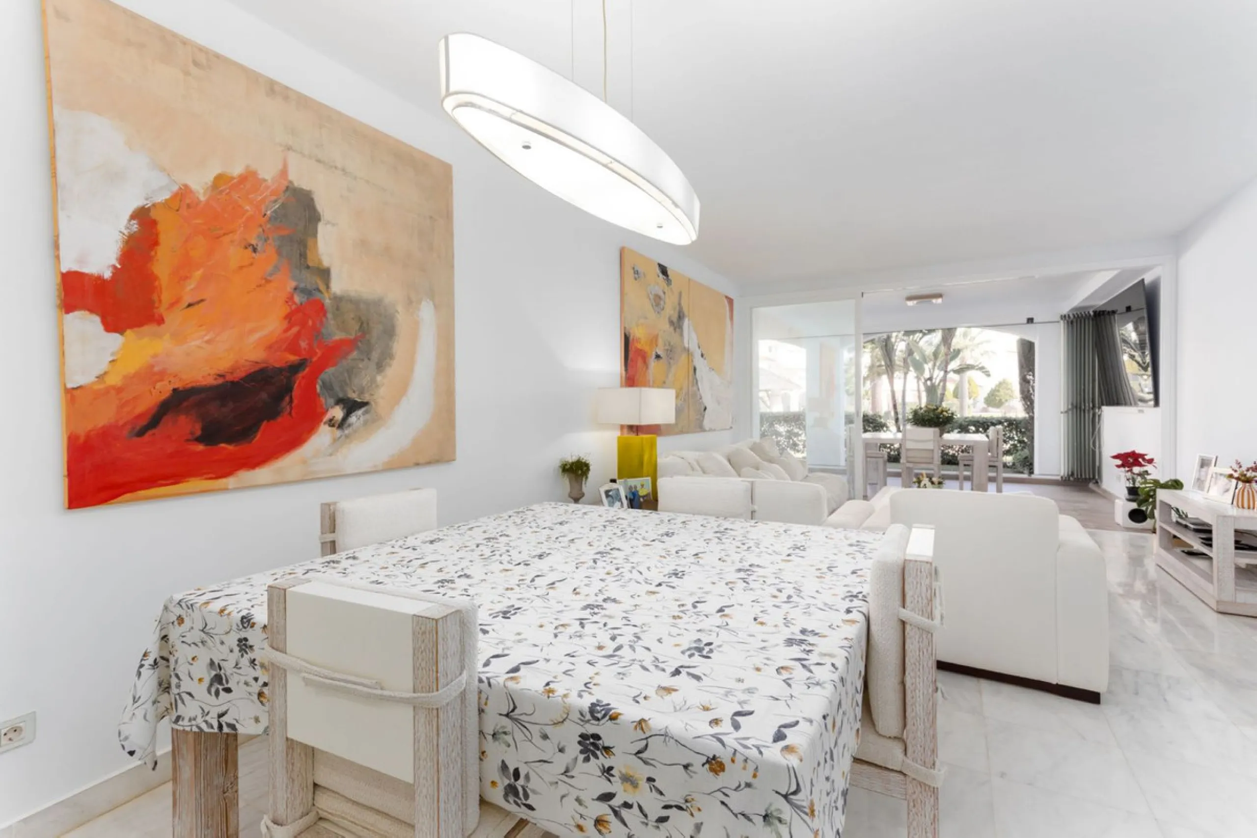 Discover luxury and comfort in this exclusive ground floor apartment in the prestigious urbanization of Las Adelfas!.