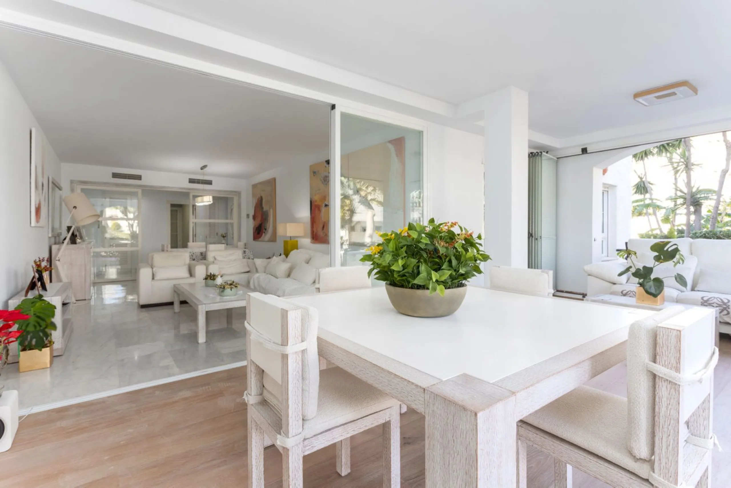 Discover luxury and comfort in this exclusive ground floor apartment in the prestigious urbanization of Las Adelfas!.