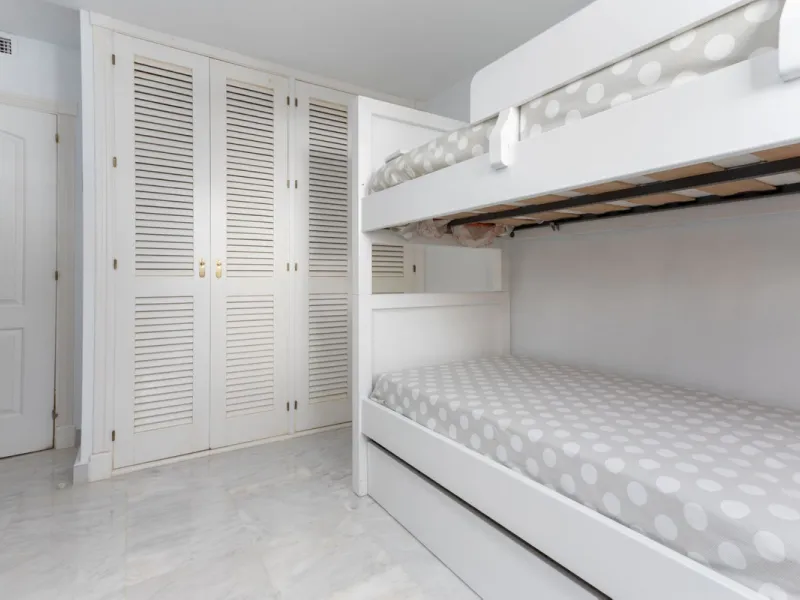Discover luxury and comfort in this exclusive ground floor apartment in the prestigious urbanization of Las Adelfas!.