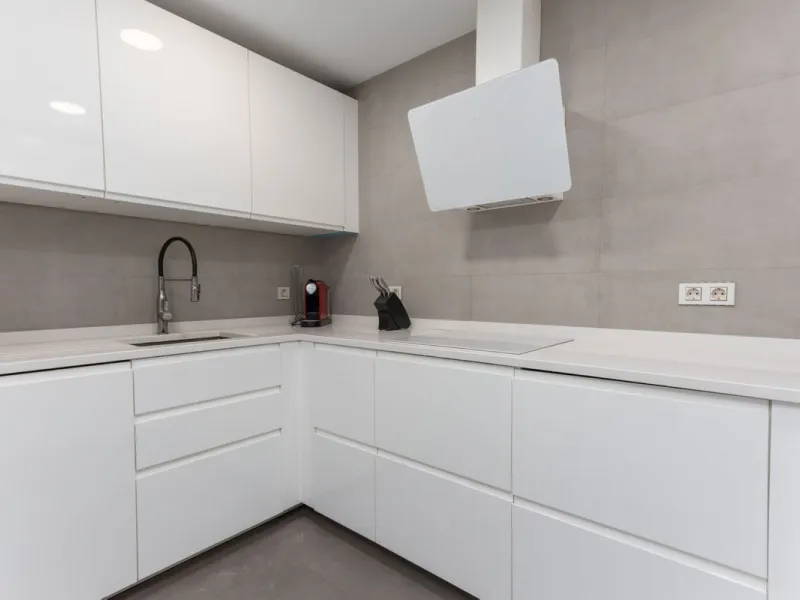 Discover luxury and comfort in this exclusive ground floor apartment in the prestigious urbanization of Las Adelfas!.