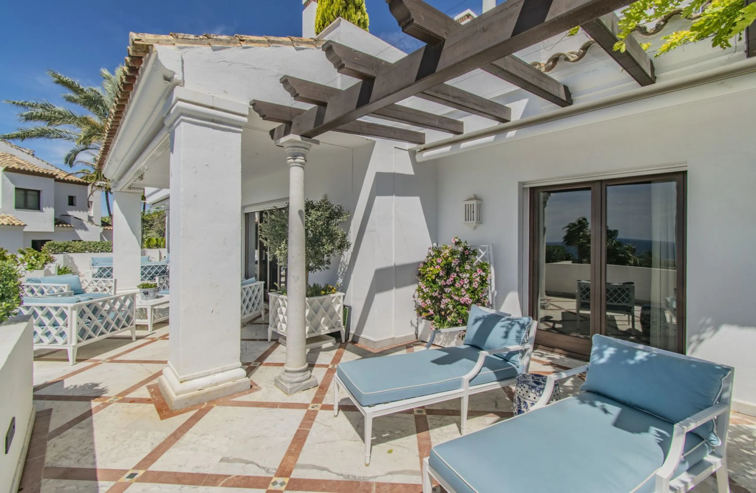 GREAT LUXURY PROPERTY IN MARBELLA WITH SEA VIEWS