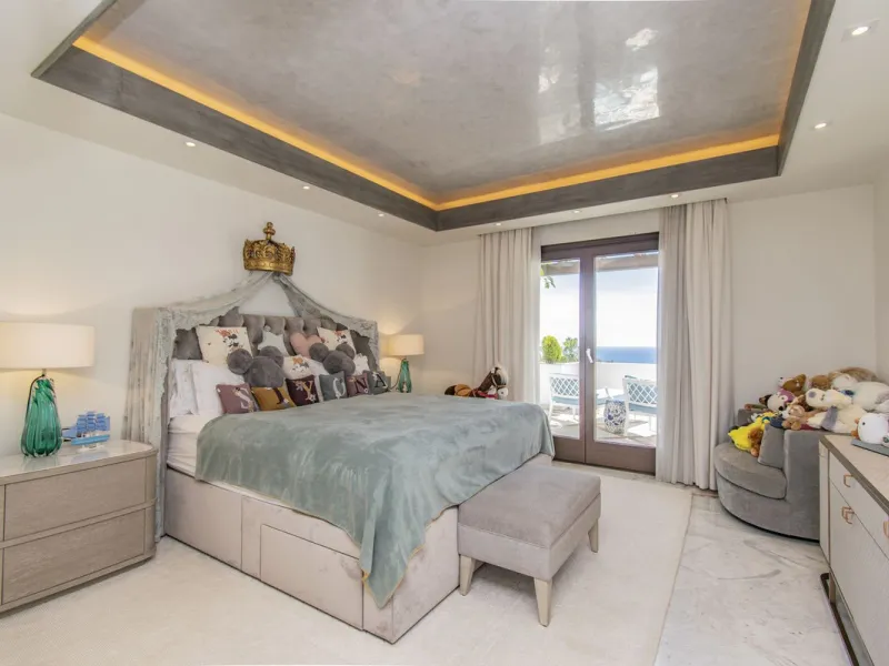 GREAT LUXURY PROPERTY IN MARBELLA WITH SEA VIEWS