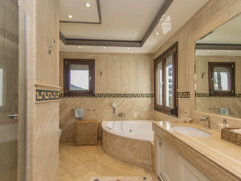 GREAT LUXURY PROPERTY IN MARBELLA WITH SEA VIEWS