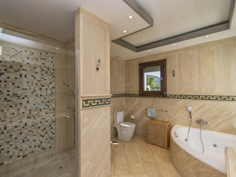 GREAT LUXURY PROPERTY IN MARBELLA WITH SEA VIEWS