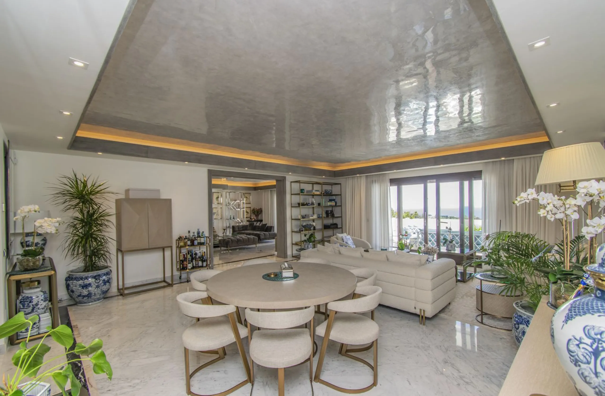 GREAT LUXURY PROPERTY IN MARBELLA WITH SEA VIEWS