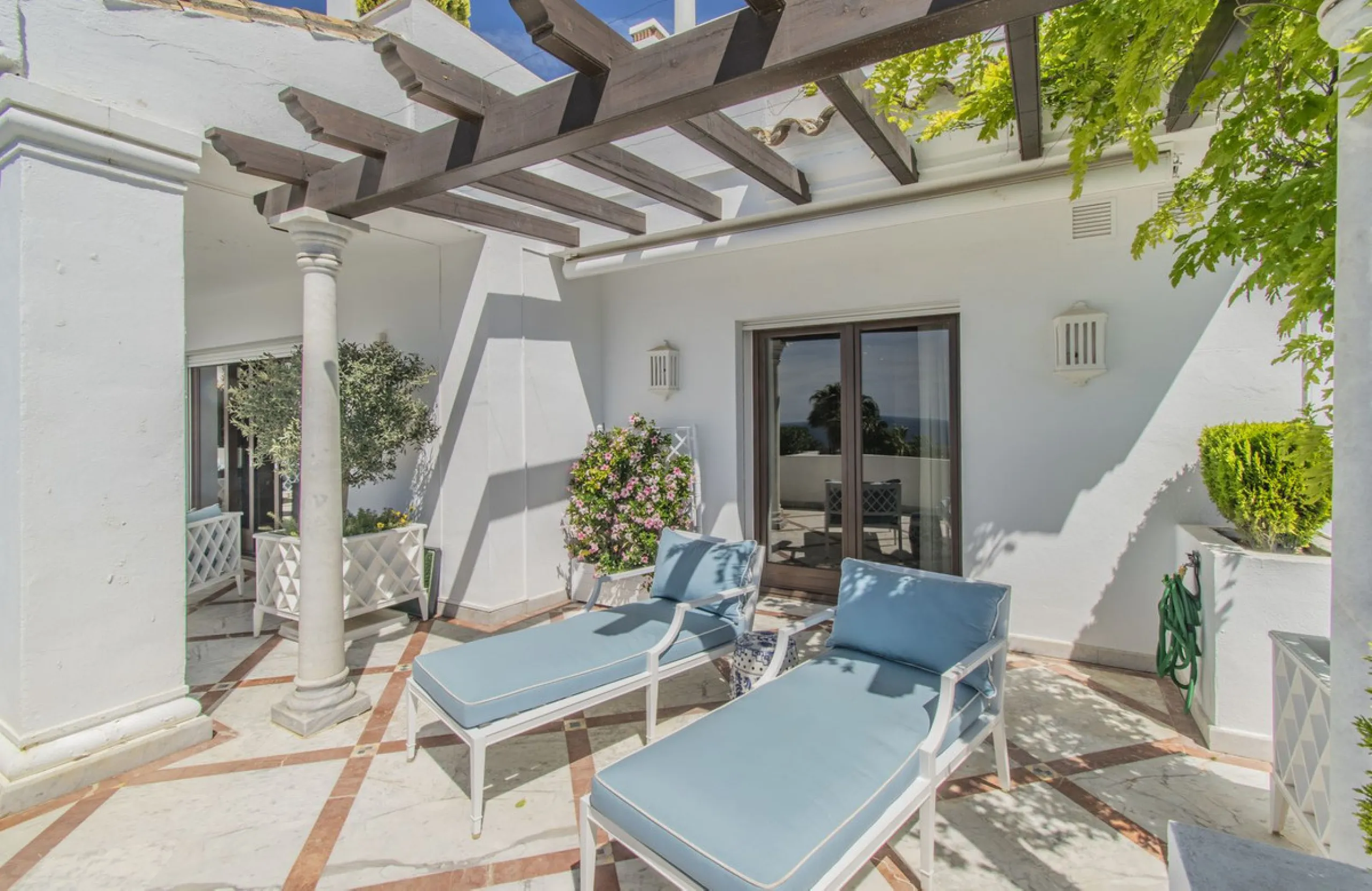 GREAT LUXURY PROPERTY IN MARBELLA WITH SEA VIEWS