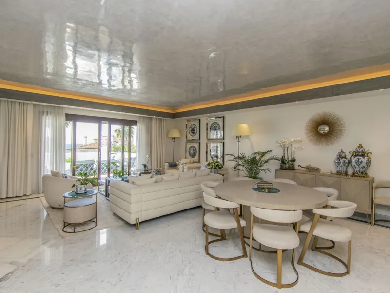 GREAT LUXURY PROPERTY IN MARBELLA WITH SEA VIEWS
