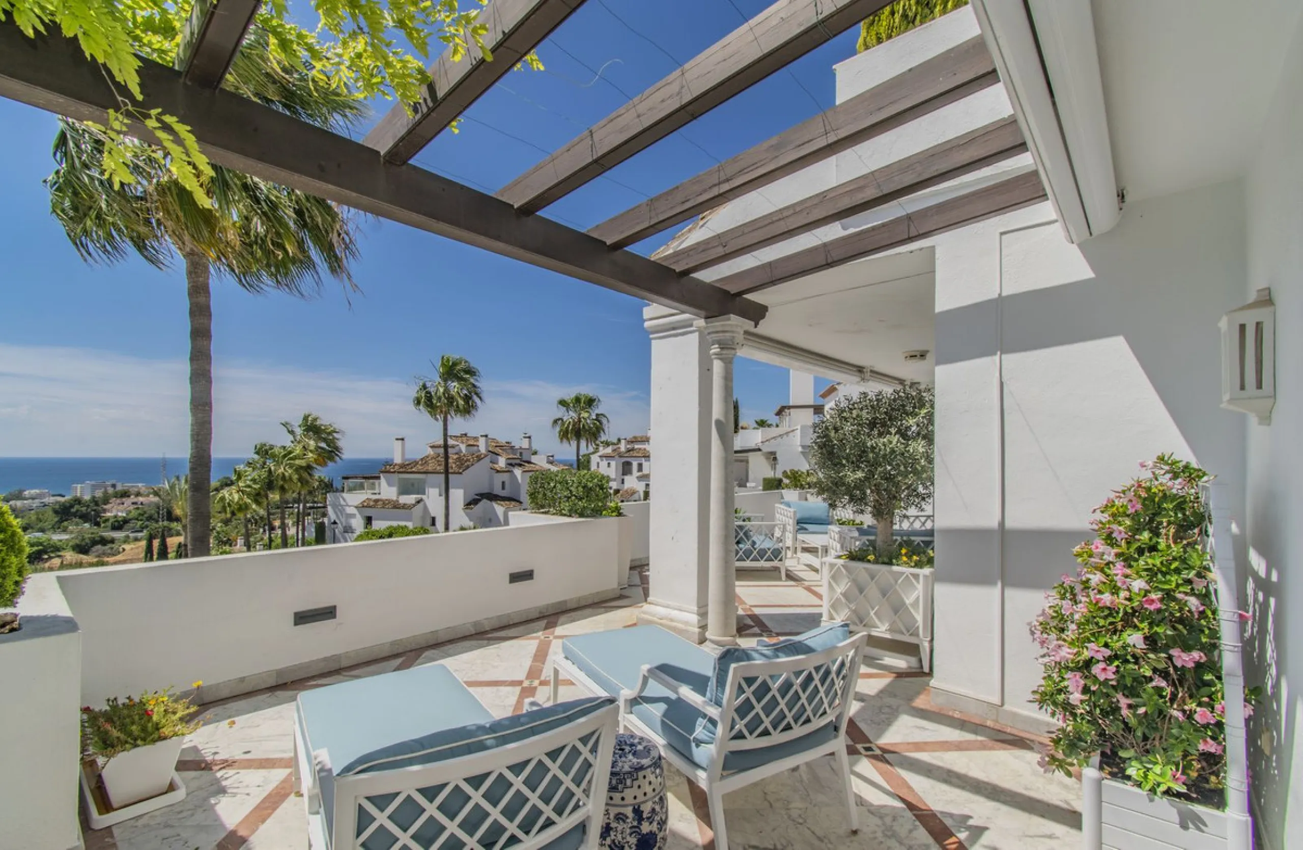 GREAT LUXURY PROPERTY IN MARBELLA WITH SEA VIEWS