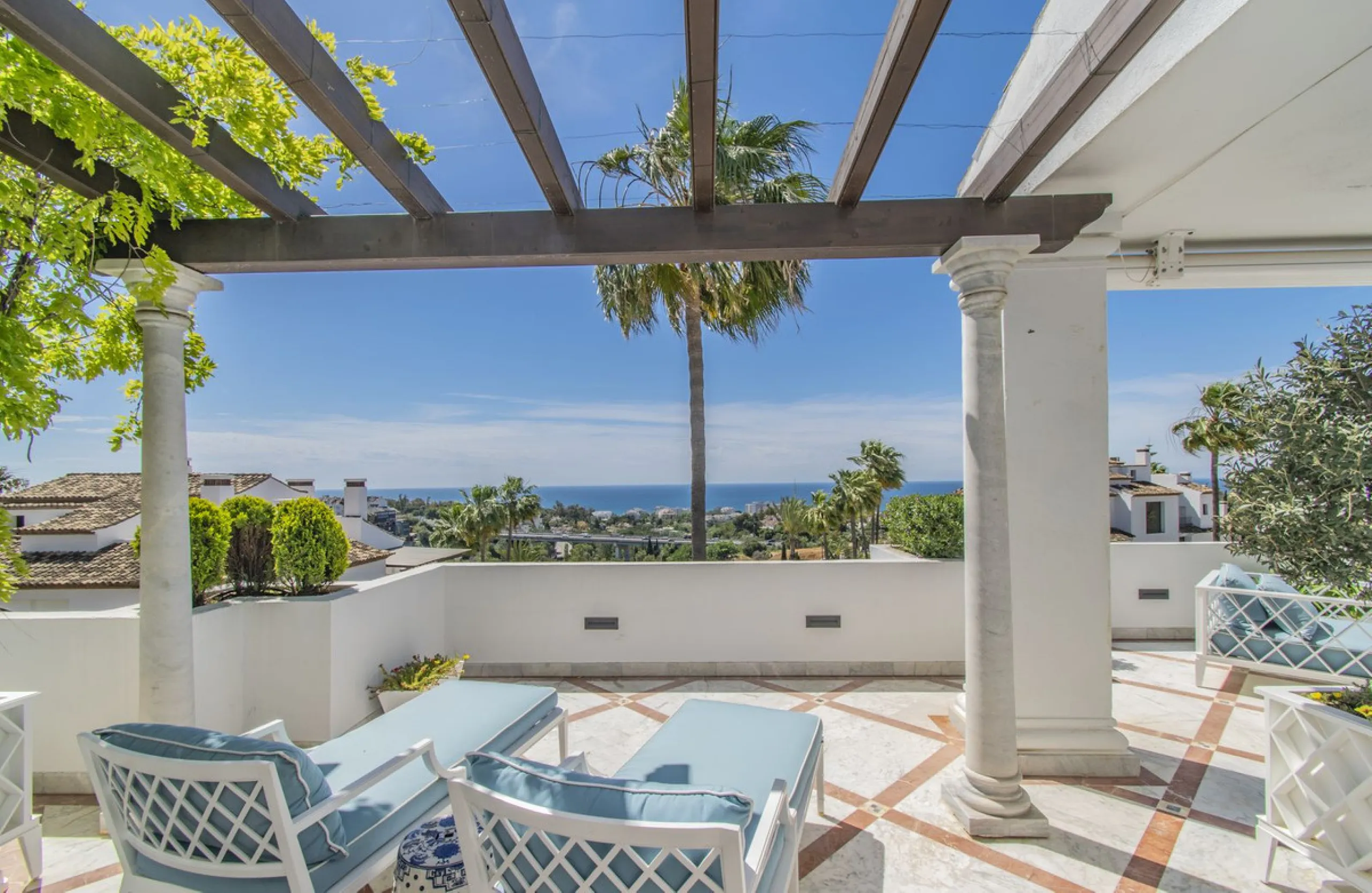 GREAT LUXURY PROPERTY IN MARBELLA WITH SEA VIEWS