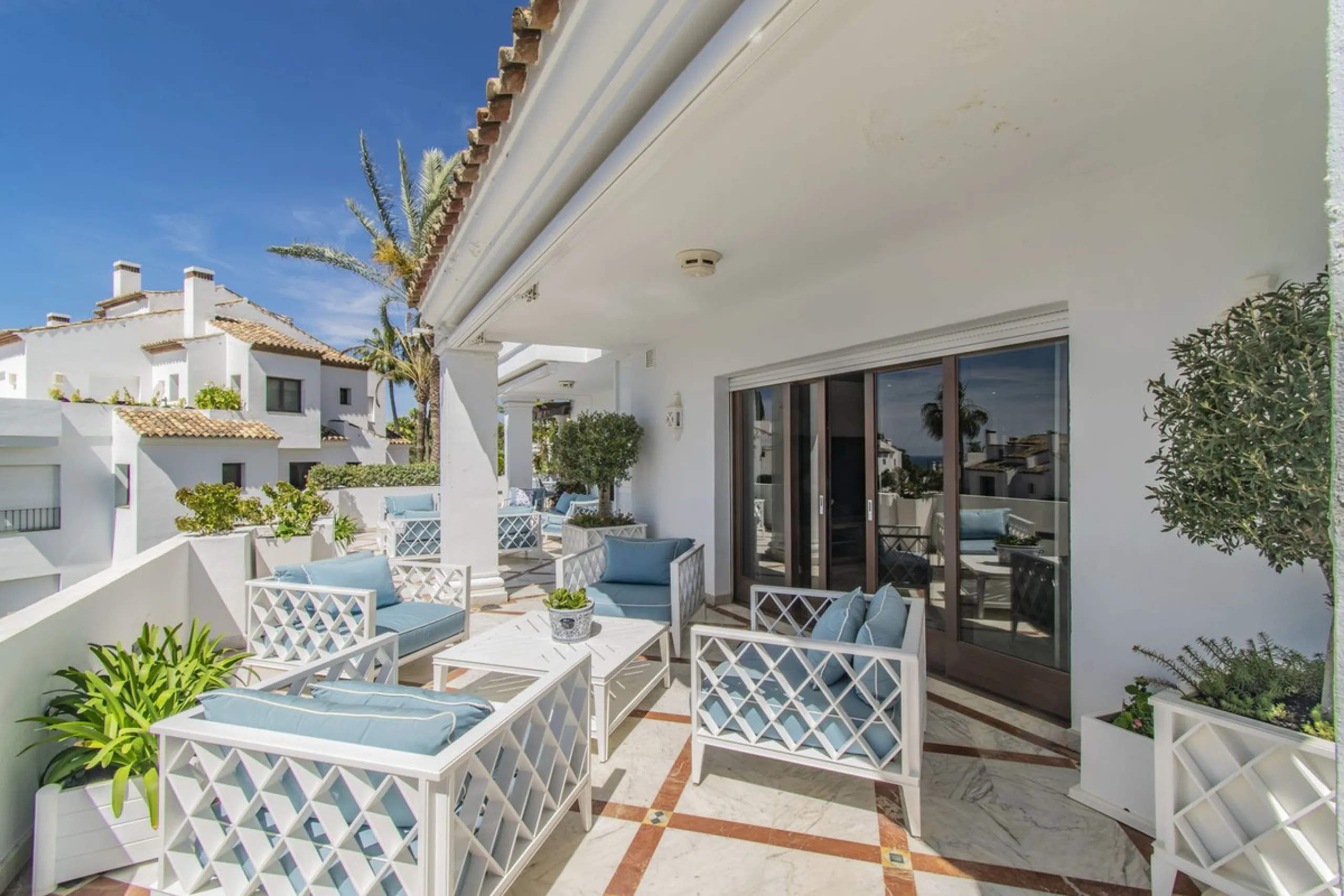 GREAT LUXURY PROPERTY IN MARBELLA WITH SEA VIEWS