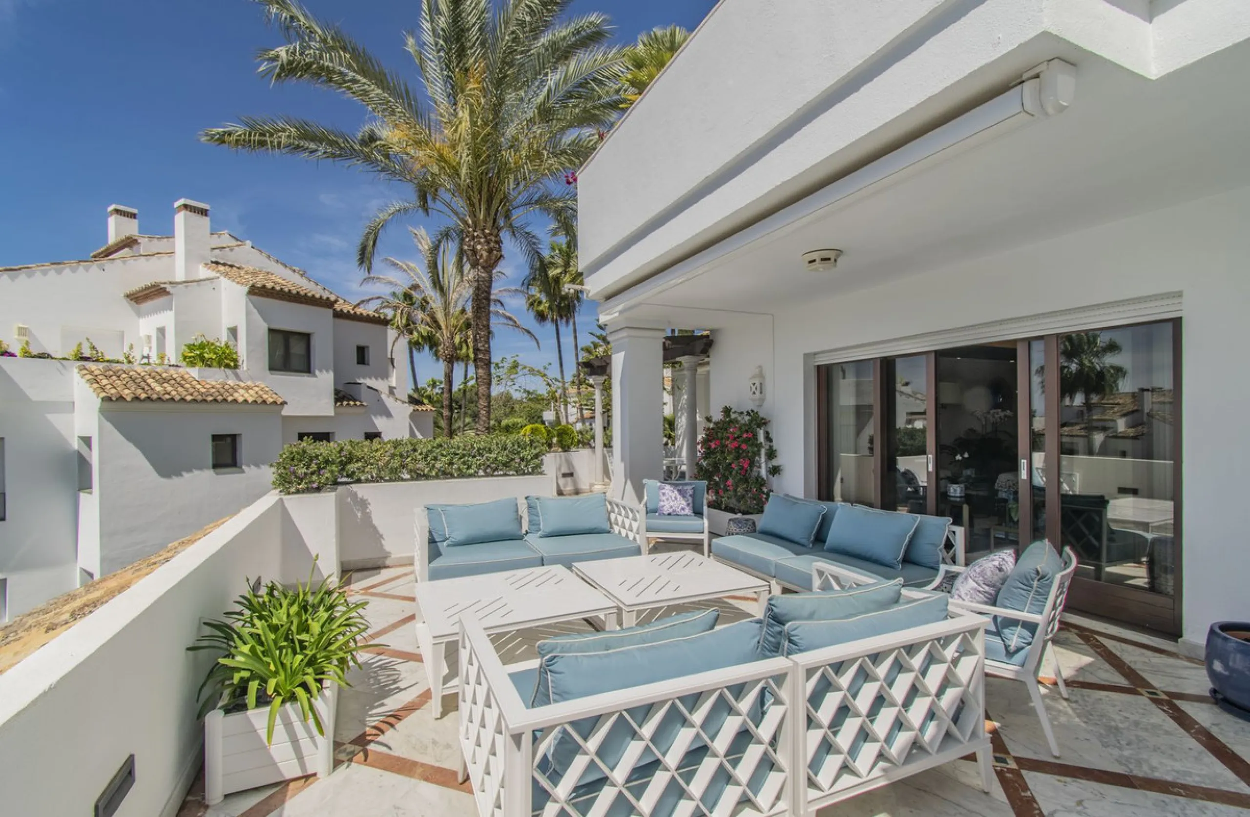 GREAT LUXURY PROPERTY IN MARBELLA WITH SEA VIEWS