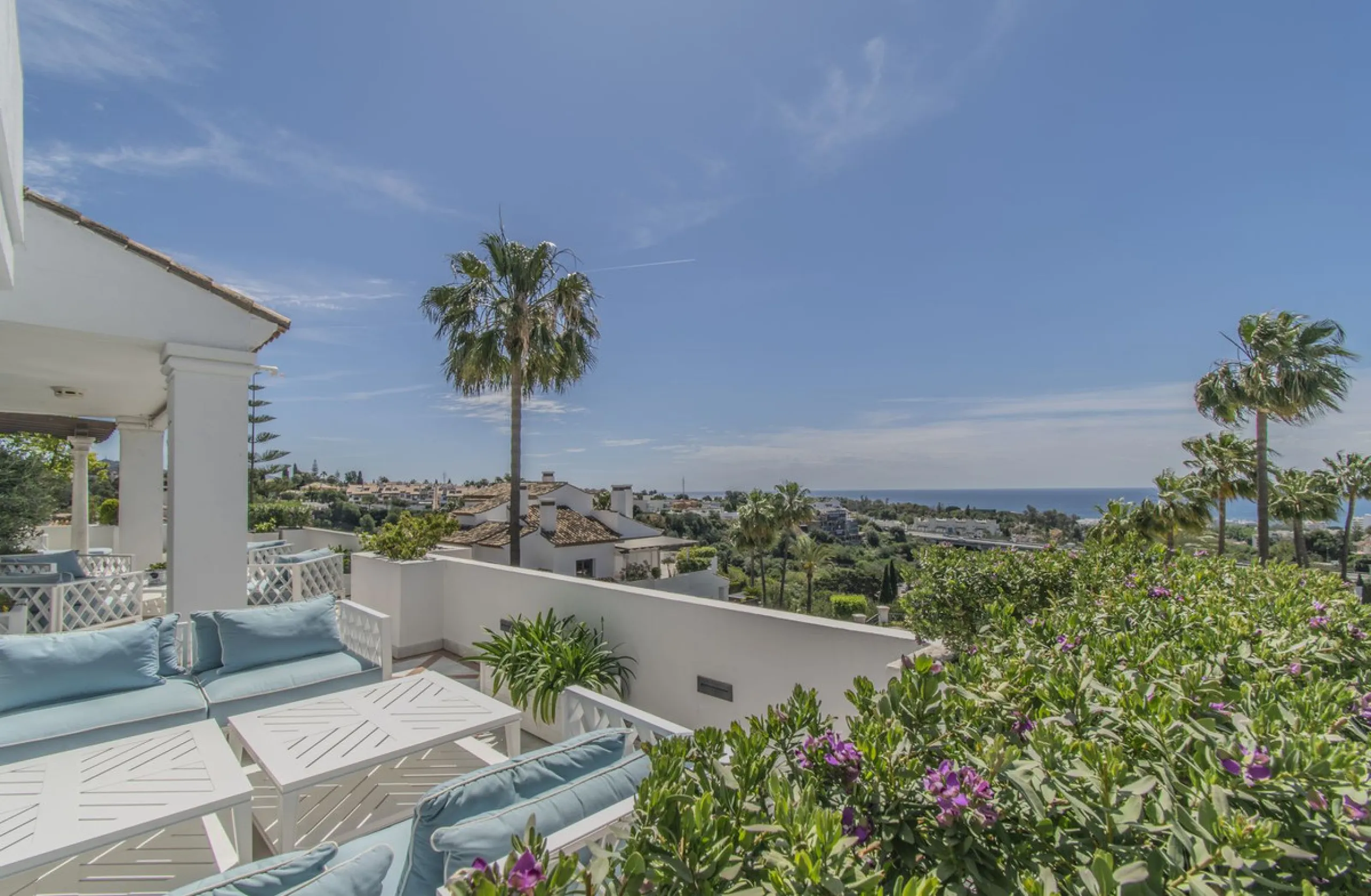 GREAT LUXURY PROPERTY IN MARBELLA WITH SEA VIEWS