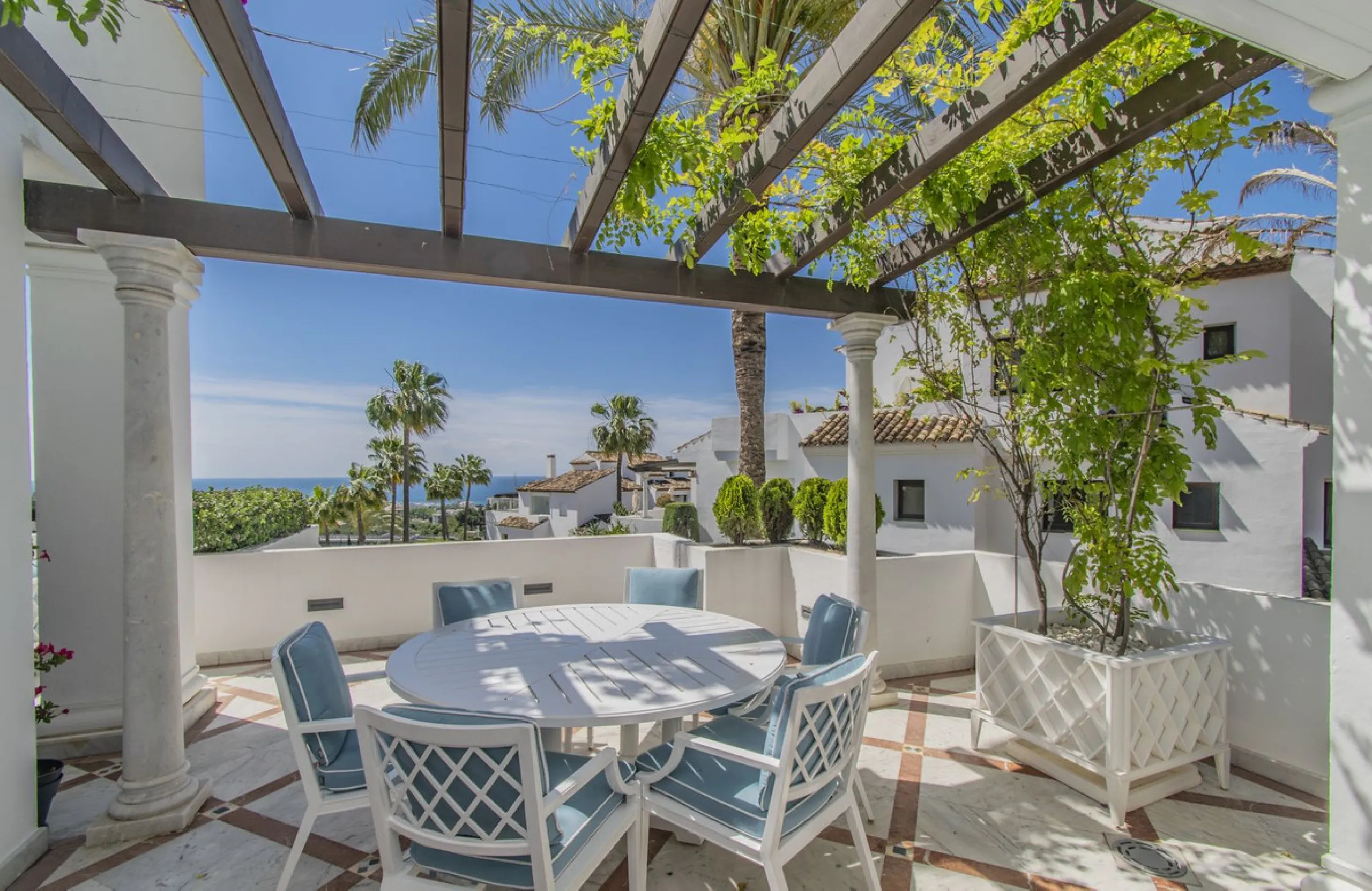 GREAT LUXURY PROPERTY IN MARBELLA WITH SEA VIEWS