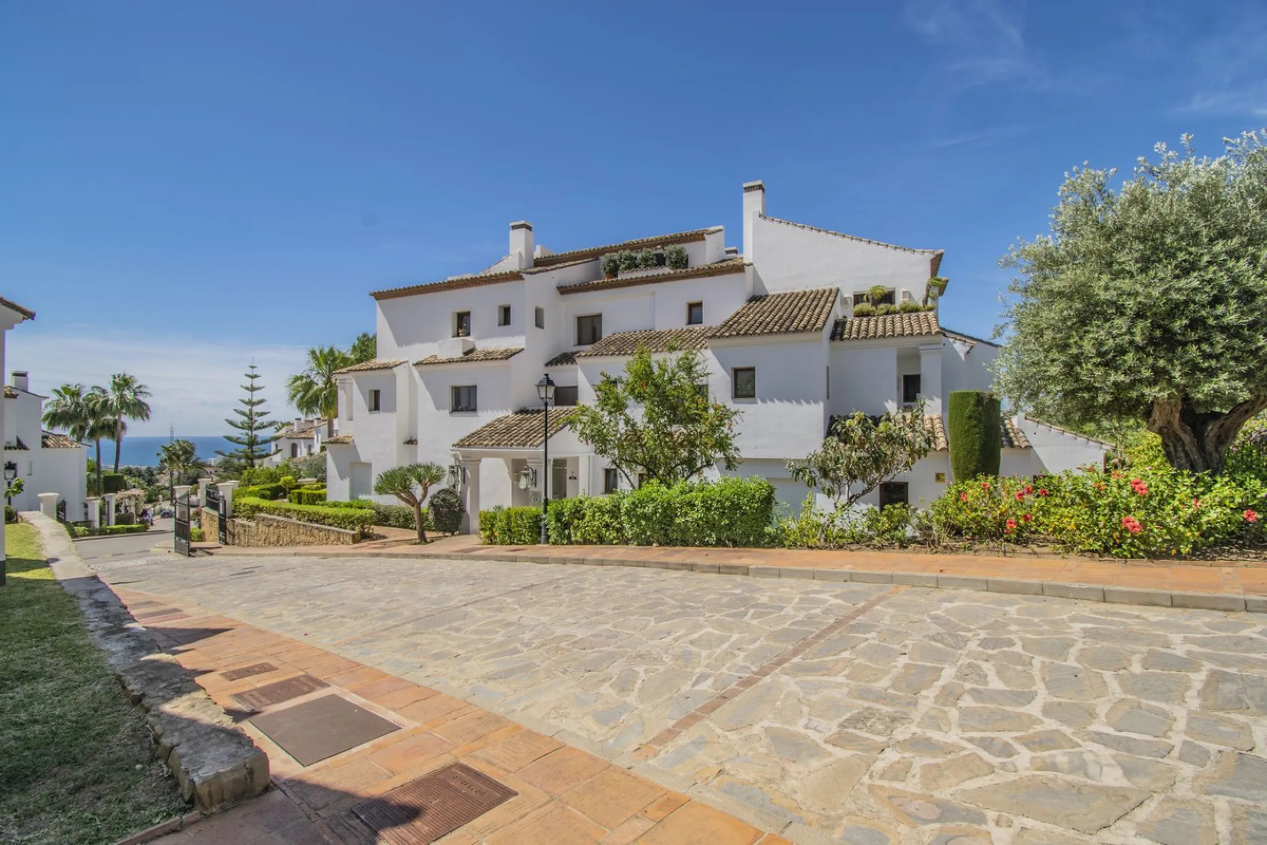 GREAT LUXURY PROPERTY IN MARBELLA WITH SEA VIEWS