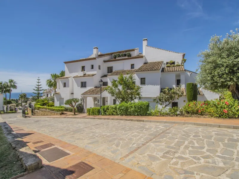 GREAT LUXURY PROPERTY IN MARBELLA WITH SEA VIEWS
