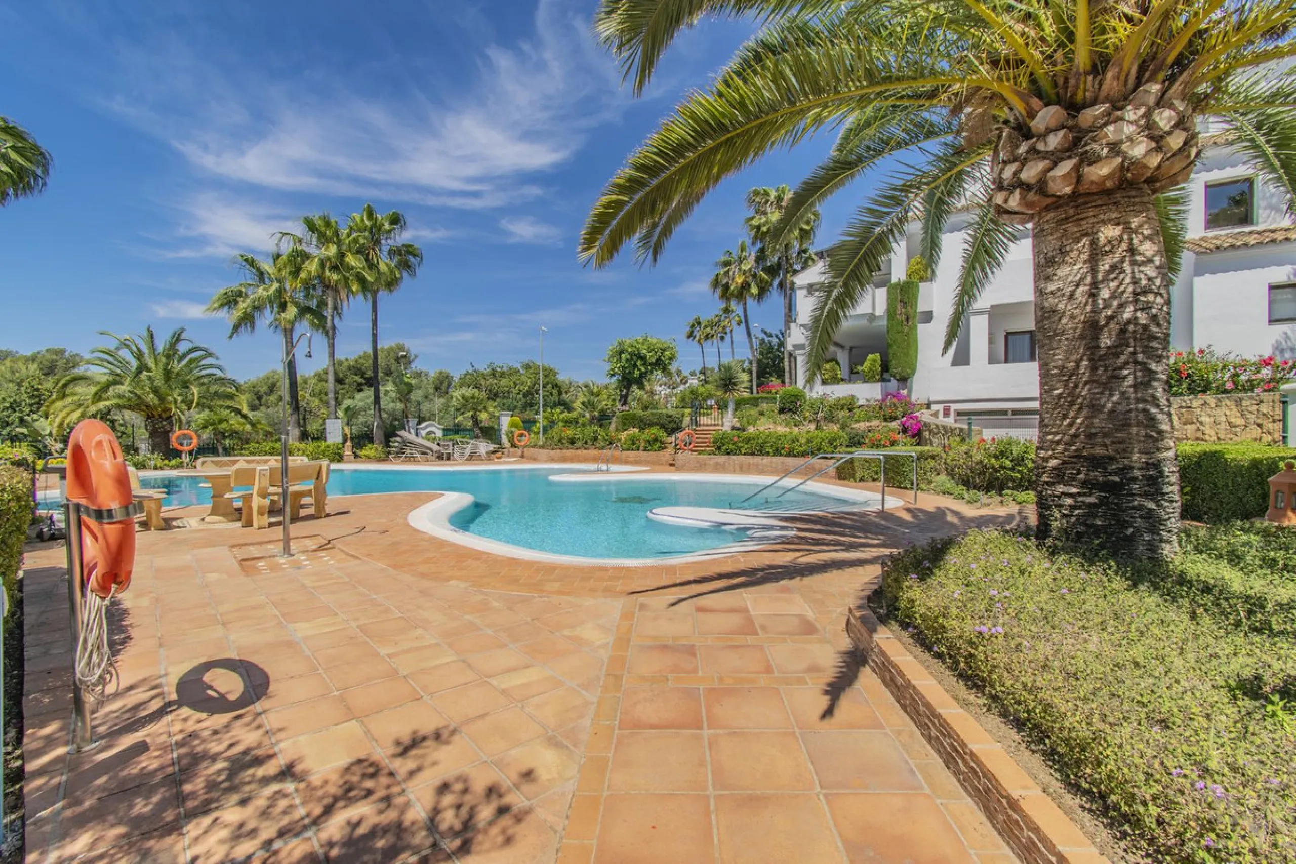 GREAT LUXURY PROPERTY IN MARBELLA WITH SEA VIEWS