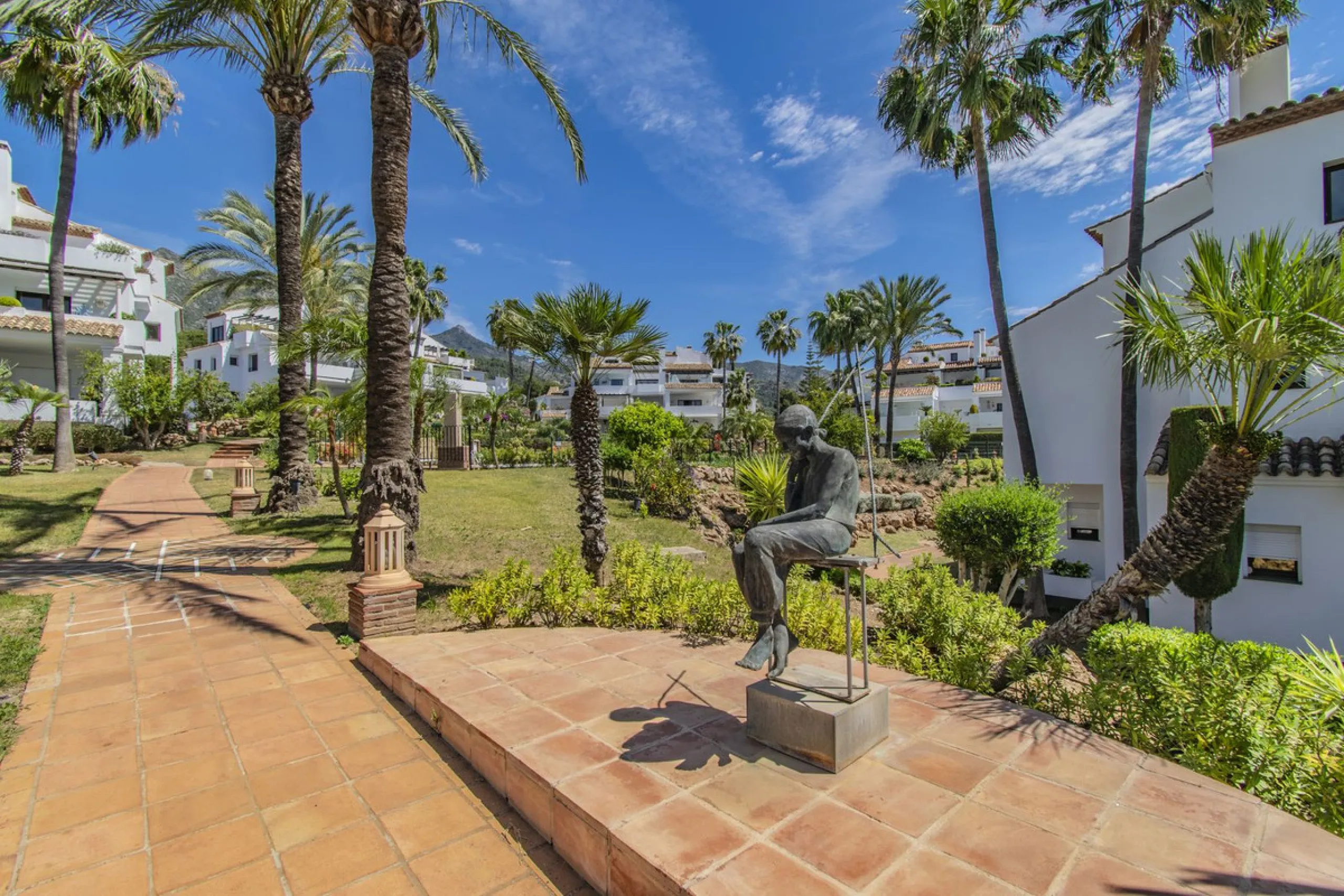 GREAT LUXURY PROPERTY IN MARBELLA WITH SEA VIEWS