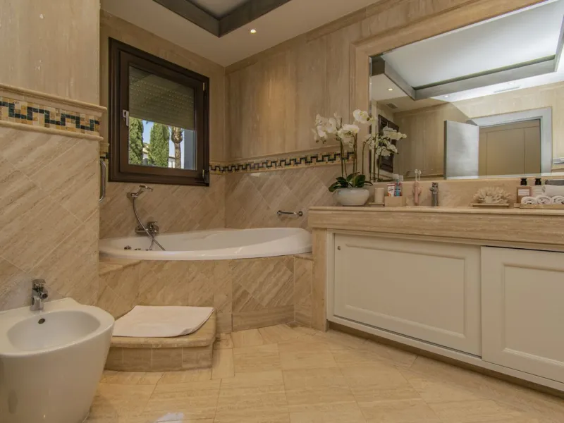 GREAT LUXURY PROPERTY IN MARBELLA WITH SEA VIEWS