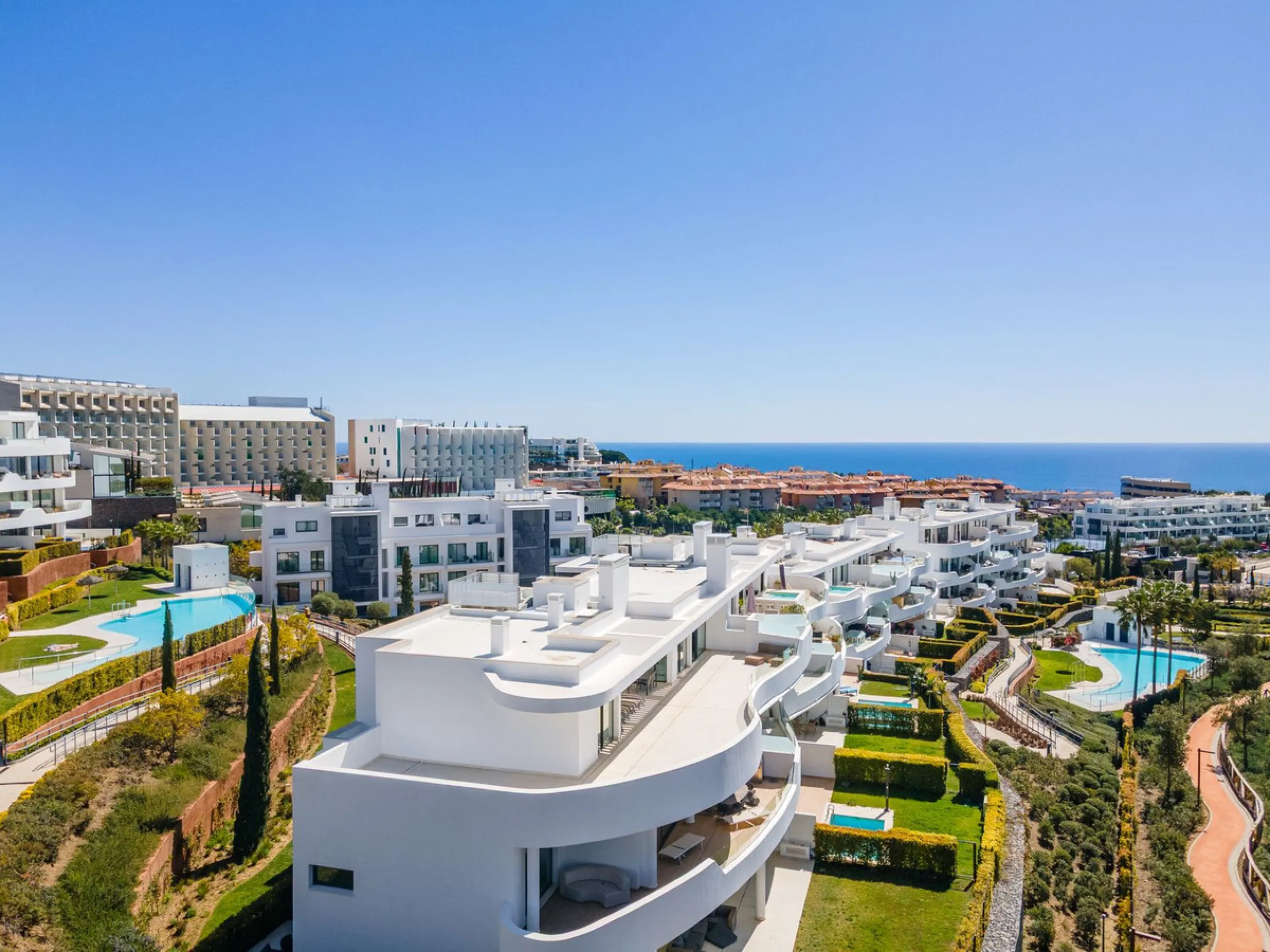 Luxury west facing penthouse, located in the exclusive urbanization of Higuerón West. Consists of entrance, hall way, spacious living-dining room with floor to ceiling glass sliding doors leading out to a large wrap around terrace of 158m2, with views of 
