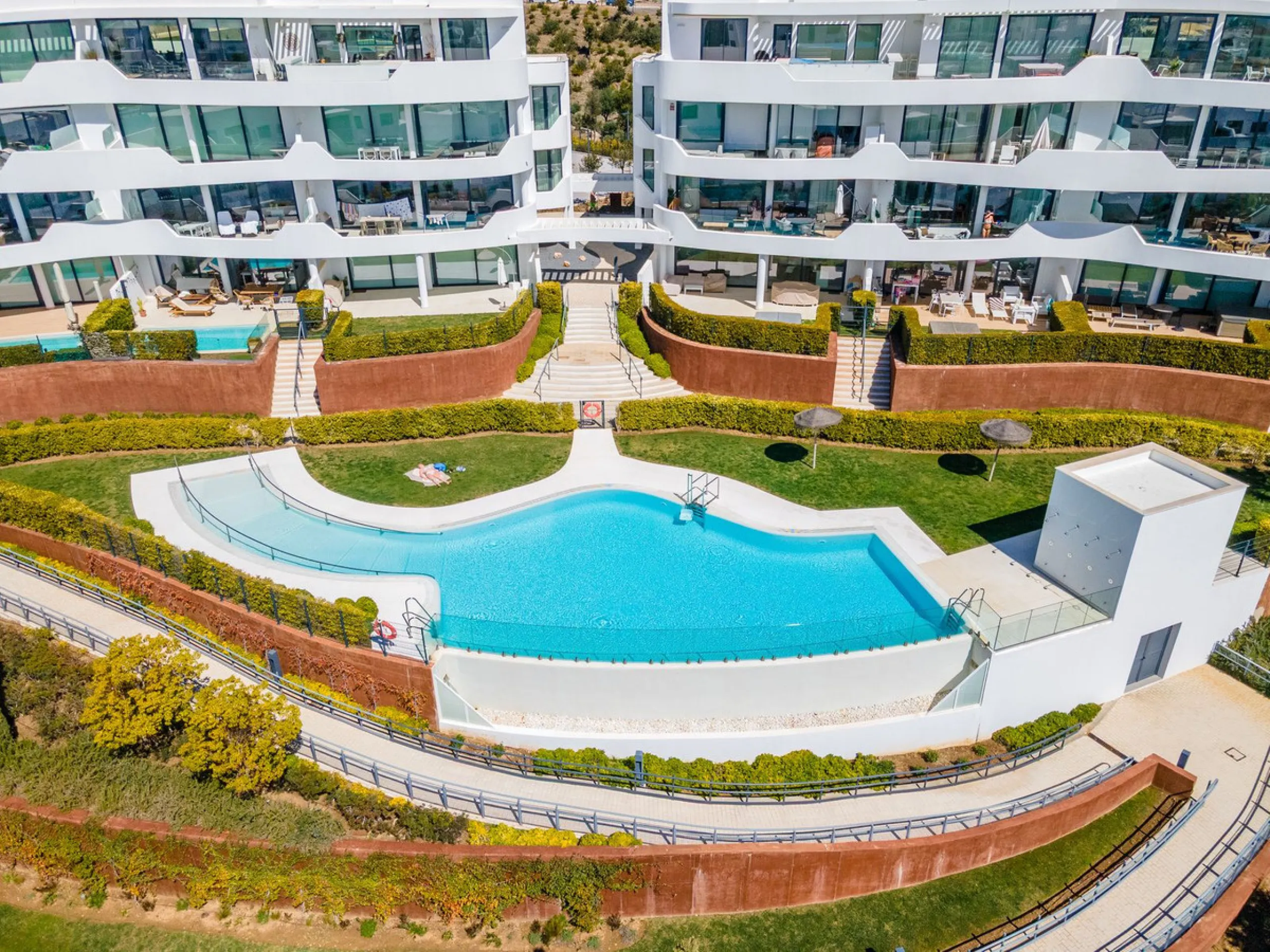 Luxury west facing penthouse, located in the exclusive urbanization of Higuerón West. Consists of entrance, hall way, spacious living-dining room with floor to ceiling glass sliding doors leading out to a large wrap around terrace of 158m2, with views of 