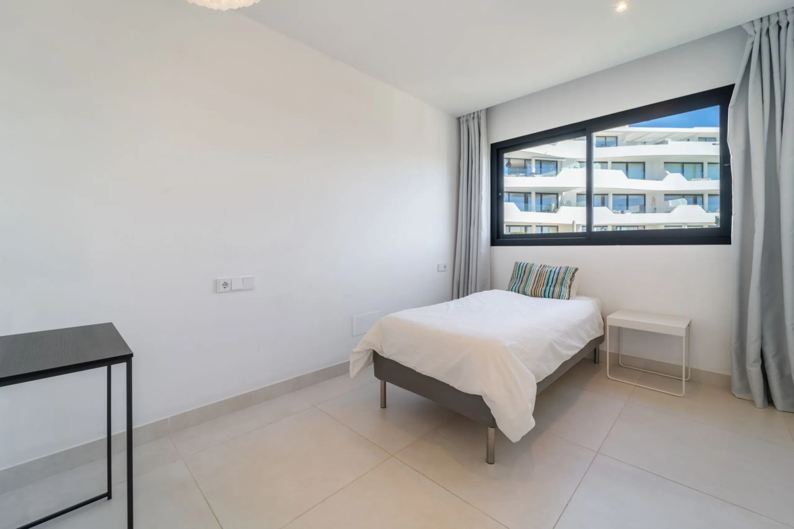 Luxury west facing penthouse, located in the exclusive urbanization of Higuerón West. Consists of entrance, hall way, spacious living-dining room with floor to ceiling glass sliding doors leading out to a large wrap around terrace of 158m2, with views of 