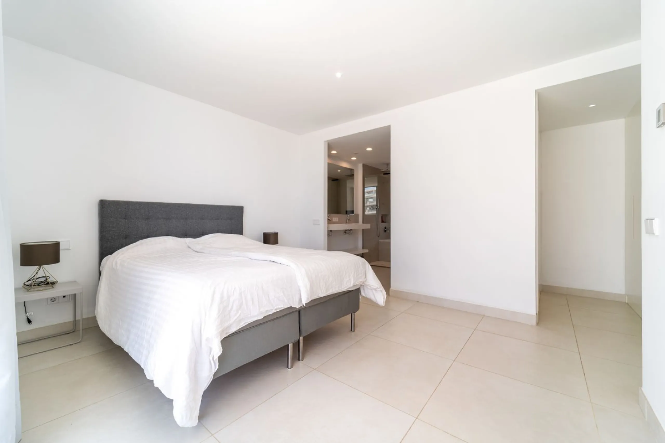 Luxury west facing penthouse, located in the exclusive urbanization of Higuerón West. Consists of entrance, hall way, spacious living-dining room with floor to ceiling glass sliding doors leading out to a large wrap around terrace of 158m2, with views of 