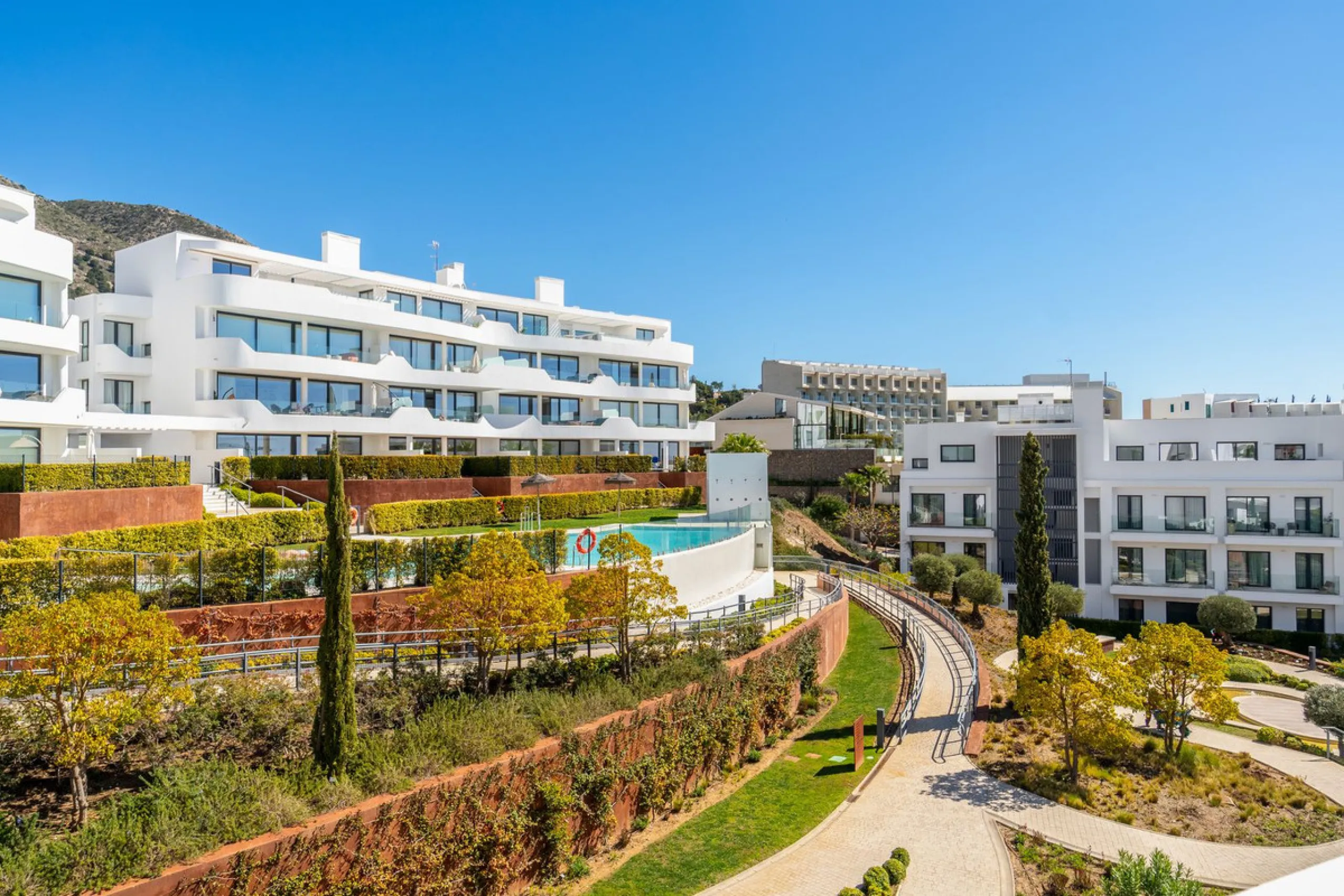 Luxury west facing penthouse, located in the exclusive urbanization of Higuerón West. Consists of entrance, hall way, spacious living-dining room with floor to ceiling glass sliding doors leading out to a large wrap around terrace of 158m2, with views of 