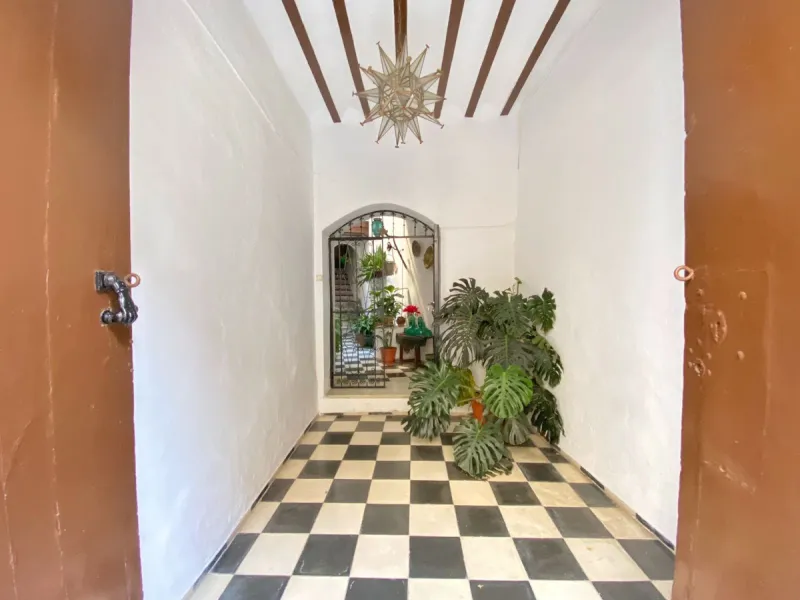 Apartment - Top Floor Apartment в продаже в Marbella, Málaga. В доме 6 спален и 2 ванных комнат. Площадь дома 187 м²