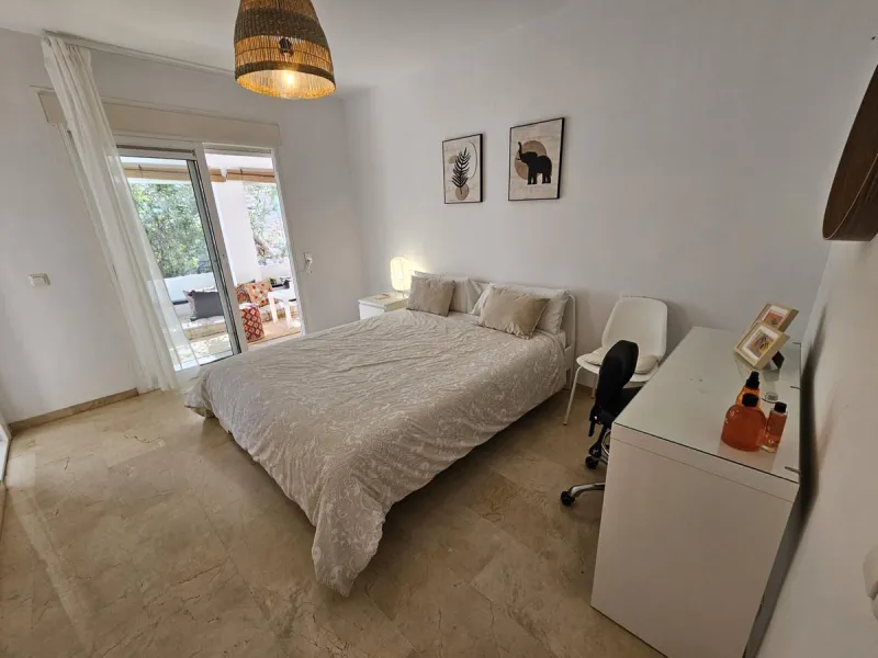 Wonderful villa located in the beautiful town of Benalmadena Pueblo. Nestled in the prestigious community of La Capellanía, this villa combines exclusivity with charm.