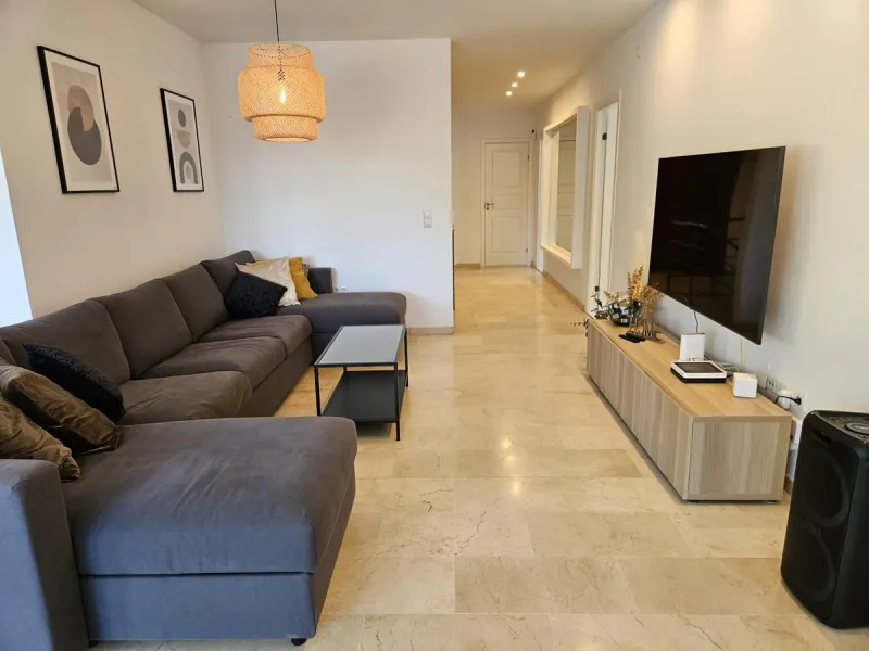 Wonderful villa located in the beautiful town of Benalmadena Pueblo. Nestled in the prestigious community of La Capellanía, this villa combines exclusivity with charm.